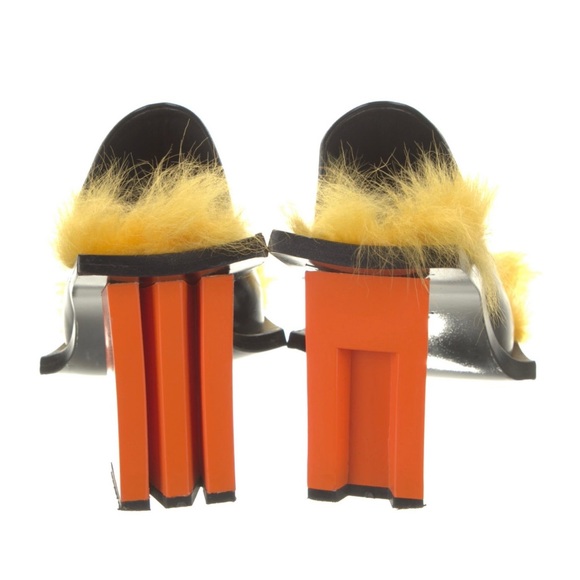 Marques Almeida Black Leather Mules Lined in Fur - Picture 5 of 5